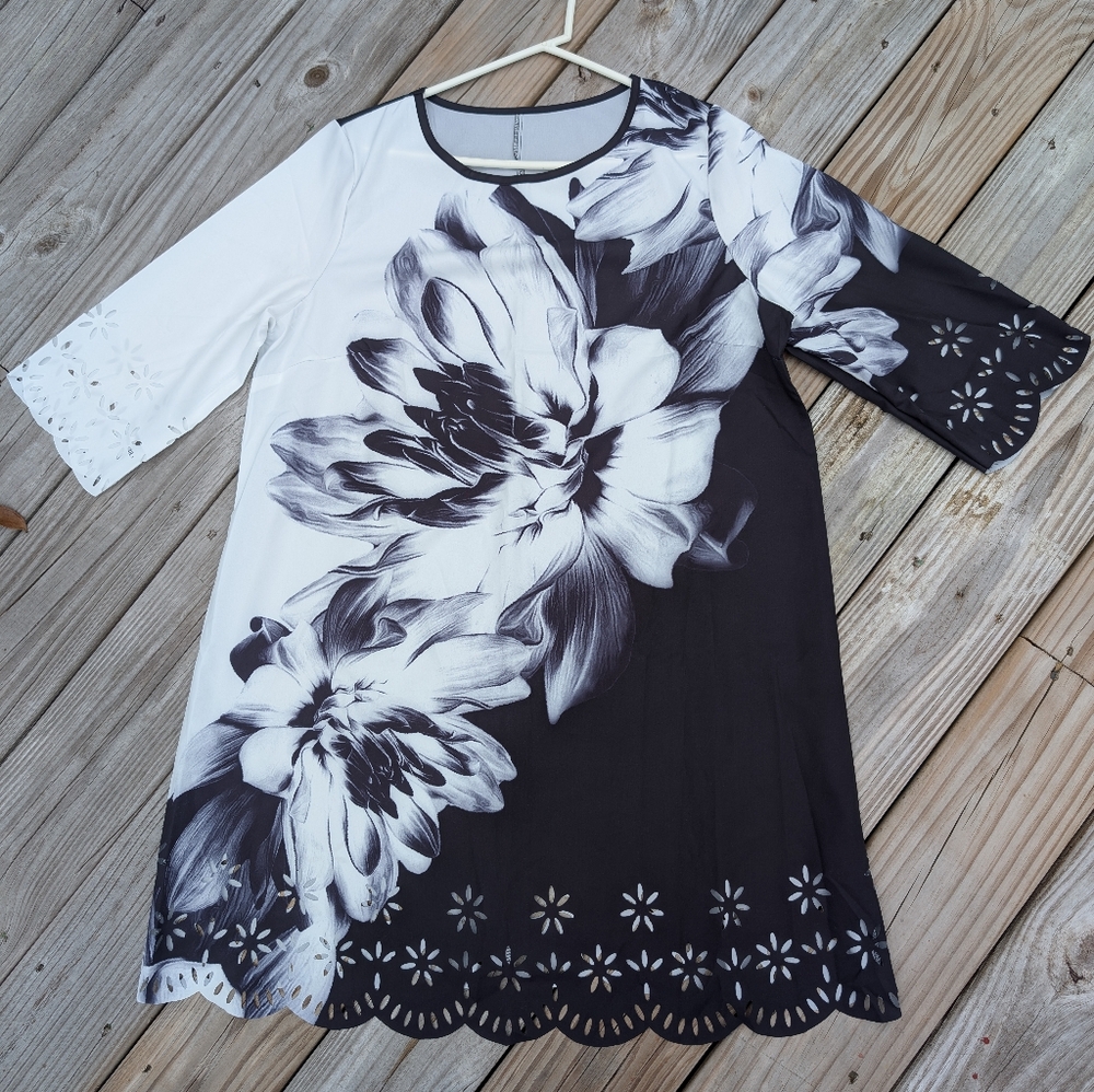 Floral‎ Black and White Midi Dress